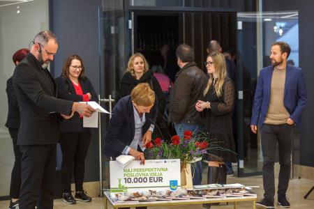 52828924096_25ab7a9876_c