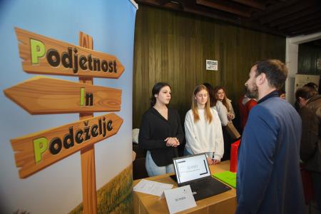 52829365493_5ab4424ccb_c